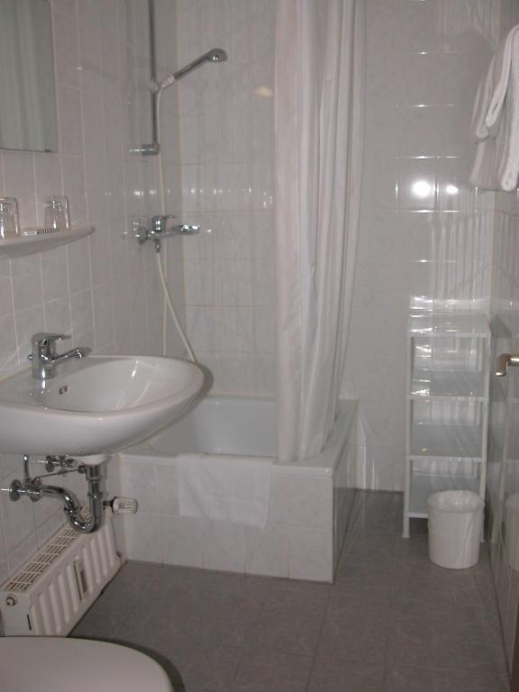 Single Room,65640619:JPEG