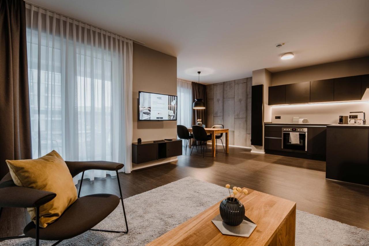 Deluxe One-Bedroom Apartment