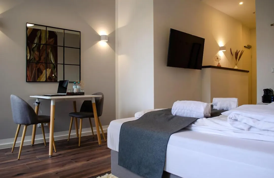 Homely Stay Studio 7 - Elegant Self-Check-In Studio For Urban Travelers-1