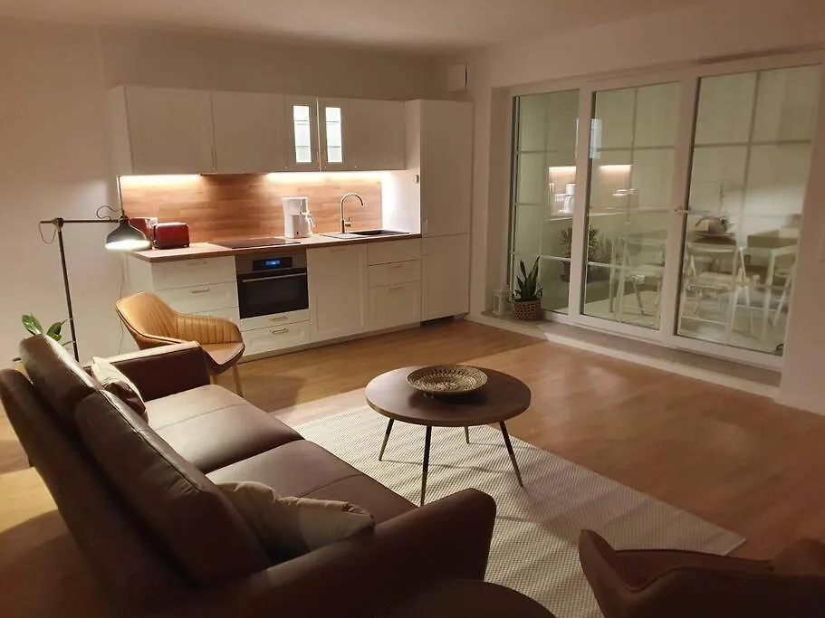 Helle 3 Zimmer Souterrainwohnung in einem Neubau-Villa-1