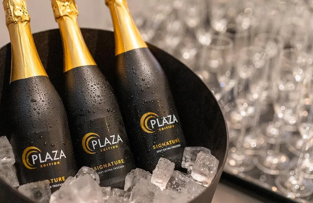 Plaza Premium Munchen-1
