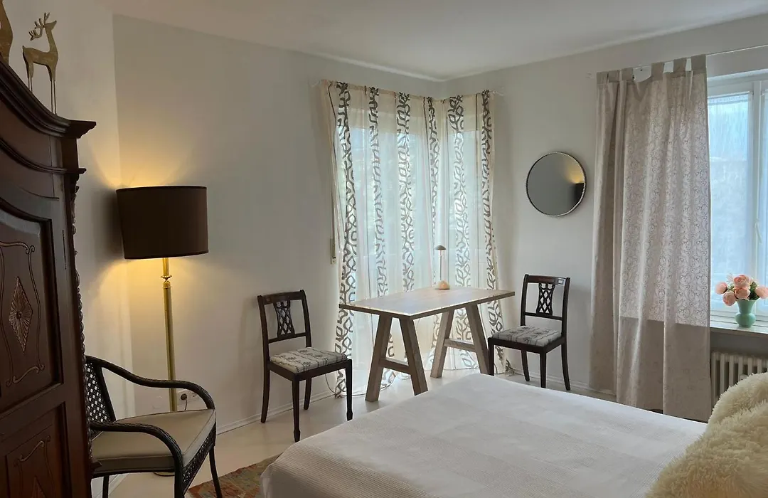 Privatzimmer 15 qm mit Gemeinschaftsbad-1