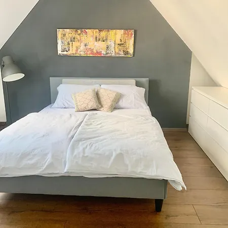 Schoene Dachgeschoss-Maisonette Wohnung-2