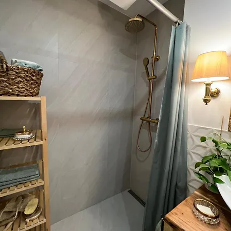 Privatzimmer 15 qm mit Gemeinschaftsbad-3