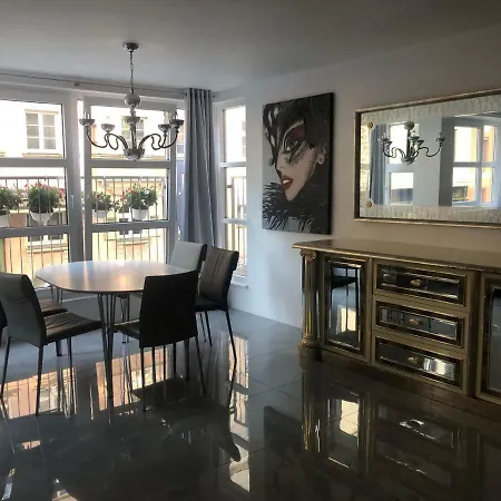 Luxurious 2 Bedroom Apartment Old City-3