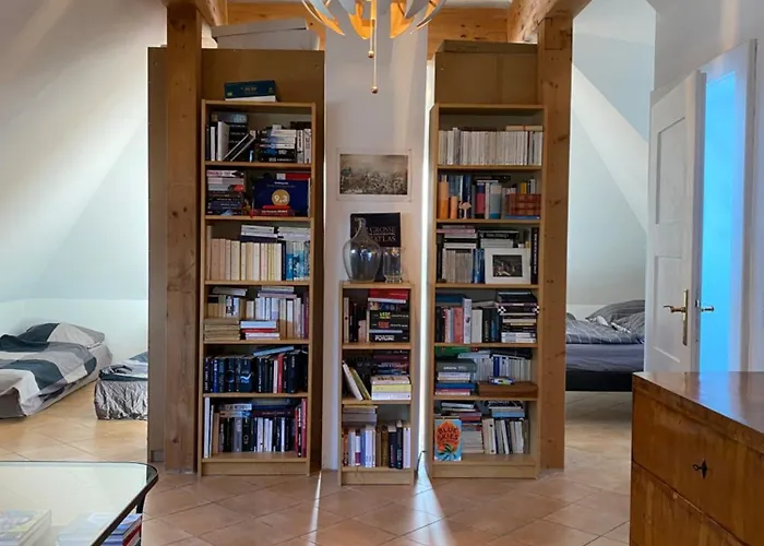 Helle Und Ruhige Dachgeschosswohnung Múnich, Alemania