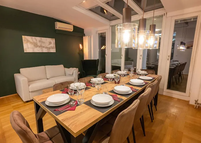 Munich Large Apartment 145 Qm And 5 Bedrooms With Roof Terrace In Centrally Located 1 To 14 Guests, Deutschland