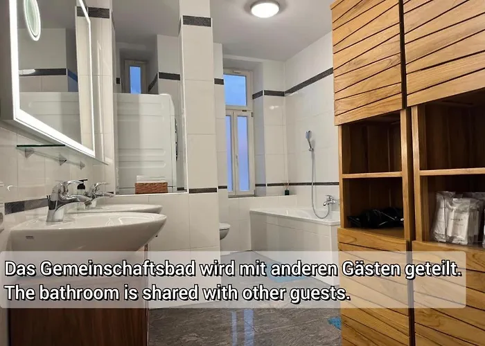 Isartor Rooms - Shared Bathroom